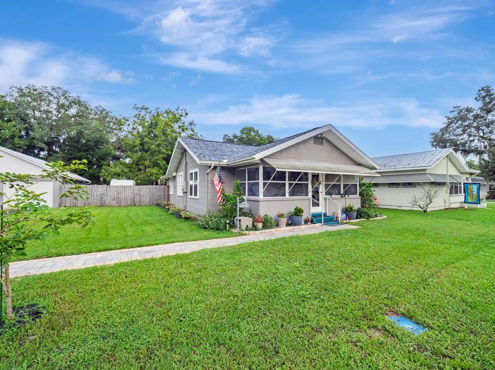 723 Warfield Ave, Wildwood, FL 34785-3442