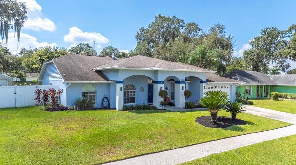 2713 Kala Ln, Plant City, FL 33563