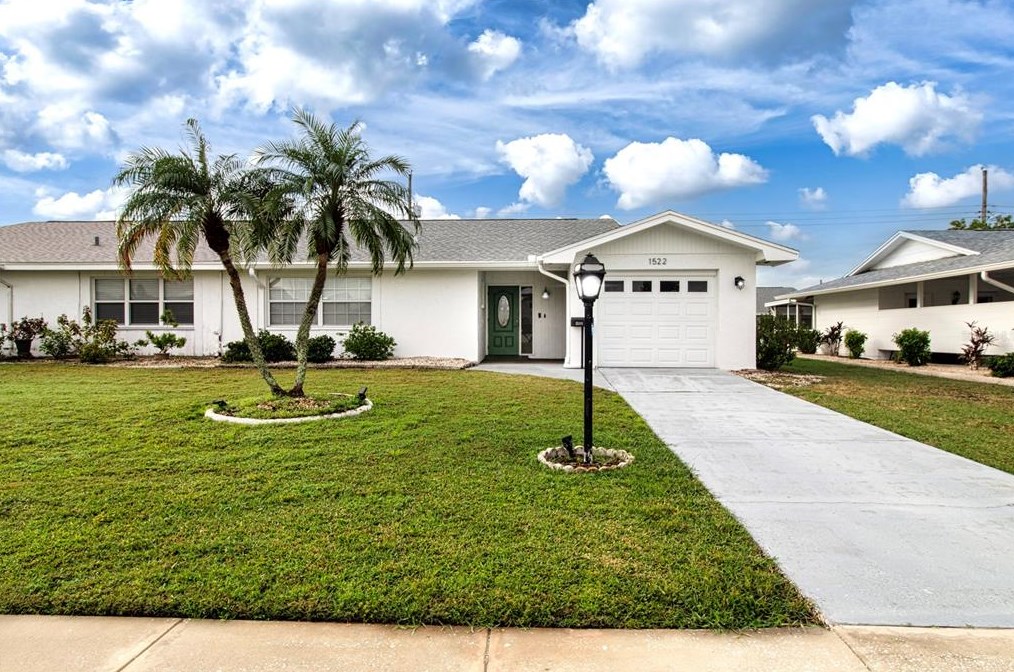 1522 Belle Glade Ave, Ruskin, FL 33573