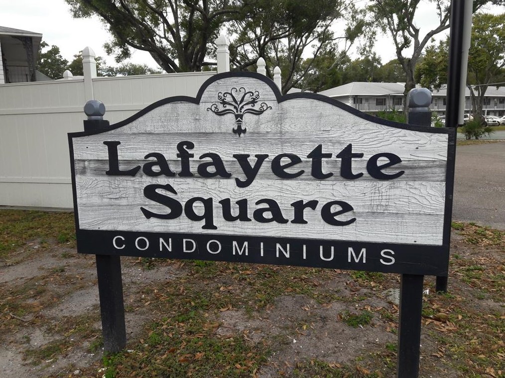 101 Lake Ave Ne #2220, Largo, FL 33771
