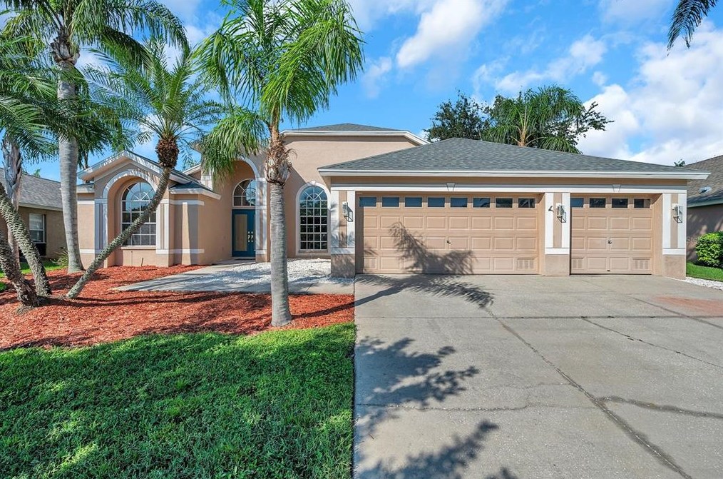 652 Addison Dr, Saint Petersburg, FL 33716-3438