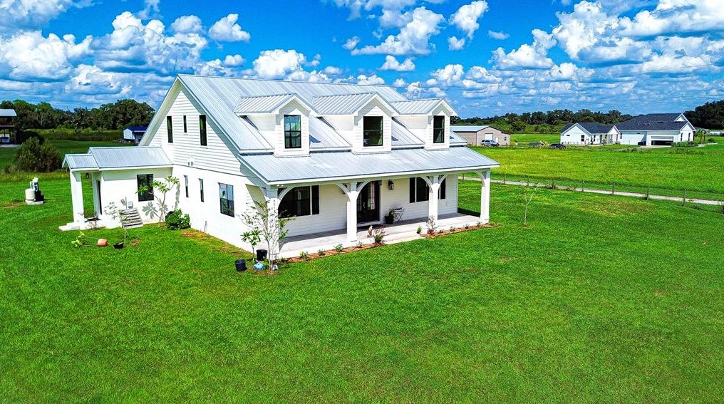 4018 Mcintosh Estates Ln, Plant City, FL 33565