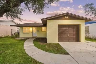 231 93rd Avenue N, Saint Petersburg, FL 33702 - Photo 1