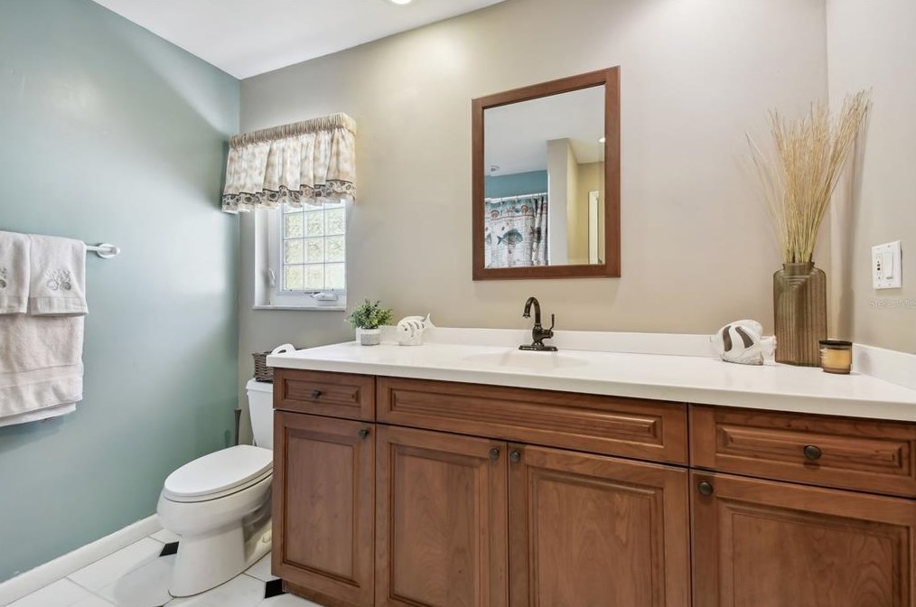 10221 Imperial Pt Dr, Largo FL 33774-5018 exterior