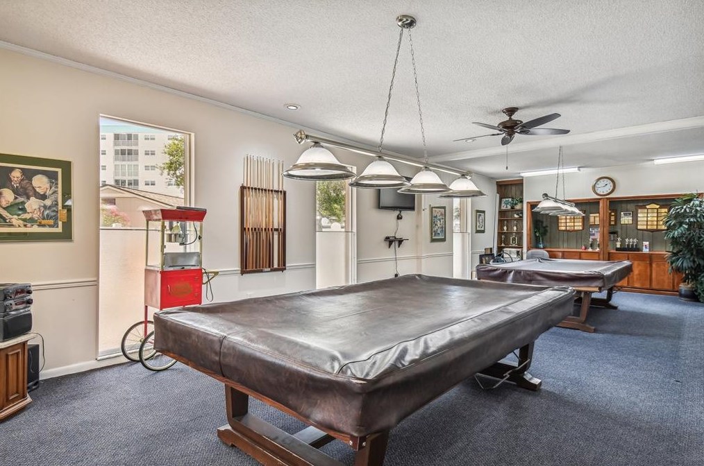 10221 Imperial Pt Dr, Largo FL 33774-5018 exterior