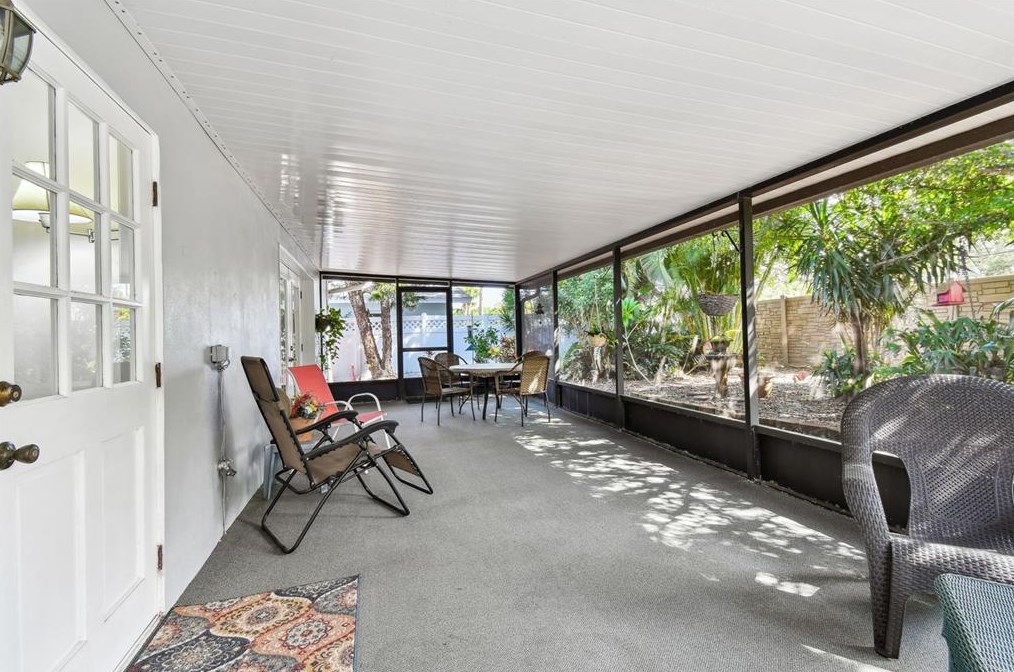 10221 Imperial Pt Dr, Largo FL 33774-5018 exterior