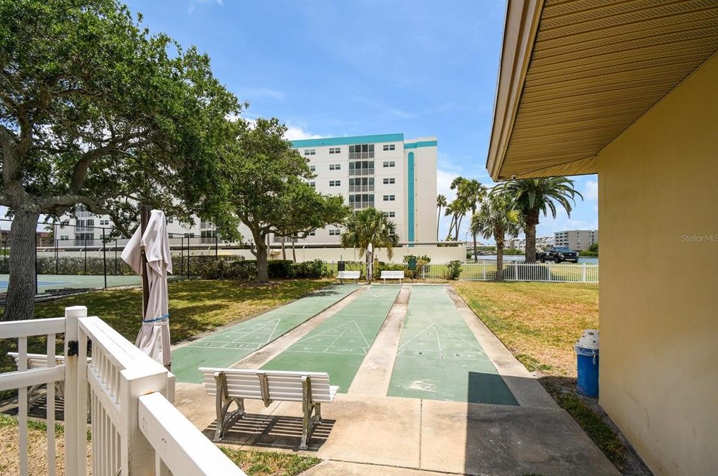 10221 Imperial Pt Dr, Largo FL 33774-5018 exterior