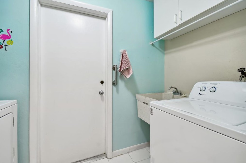 10221 Imperial Pt Dr, Largo FL 33774-5018 exterior