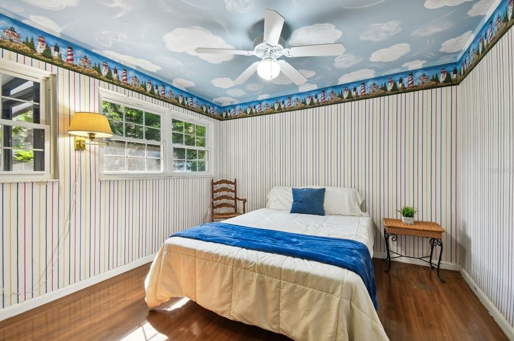 10221 Imperial Pt Dr, Largo FL 33774-5018 exterior