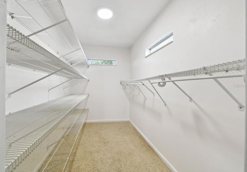 10221 Imperial Pt Dr, Largo FL 33774-5018 exterior