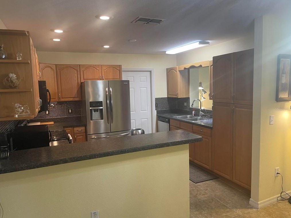 2316 Forecastle Dr, Palm Harbor, FL 34685