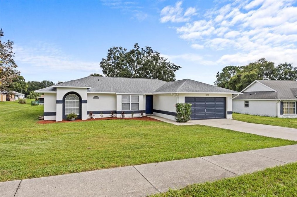 12518 Draw Dr, Grand Island, FL 32735