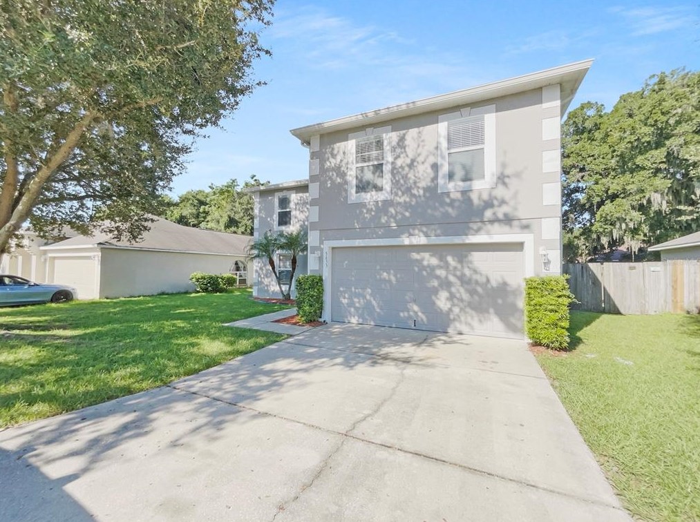 5633 Oakwood Knoll Dr, Lakeland, FL 33811-1543