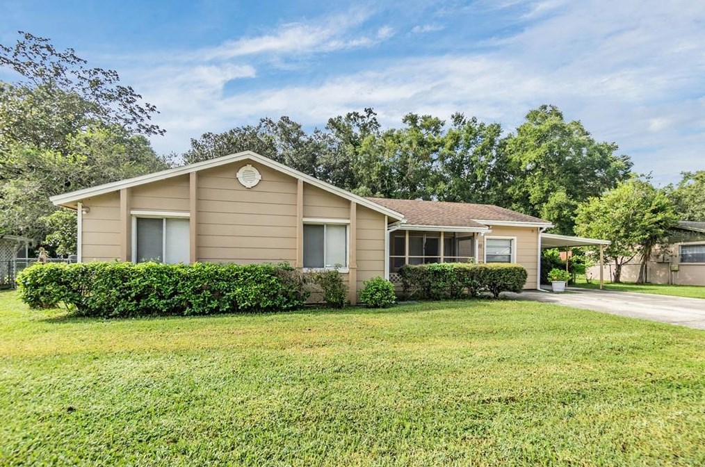 210 Claire Dr, Seffner, FL 33584