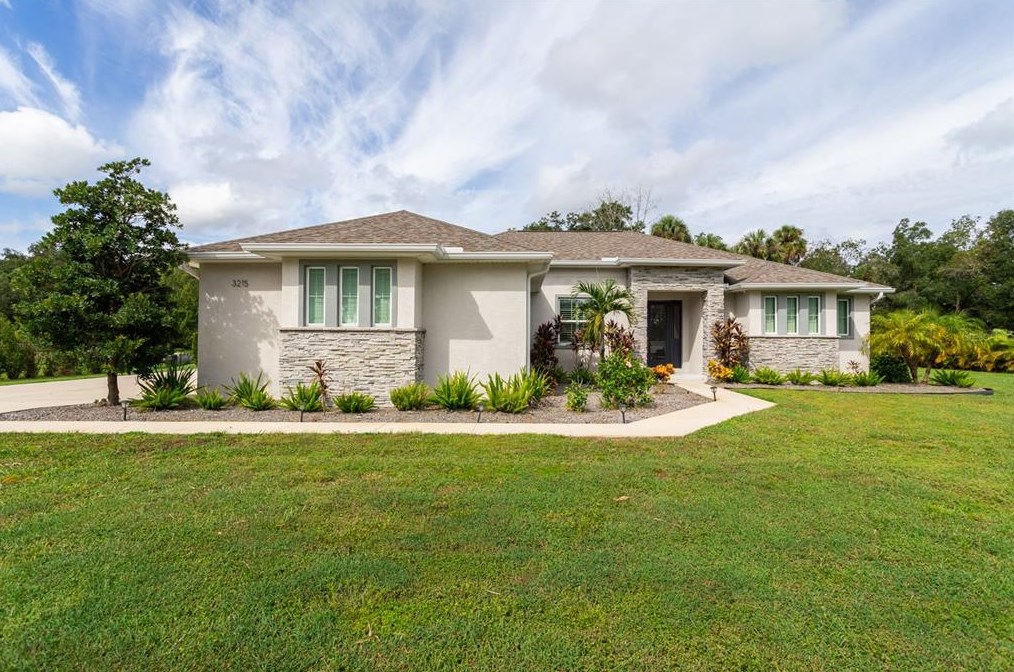 3215 Baroness Ct, Plant City, FL 33565