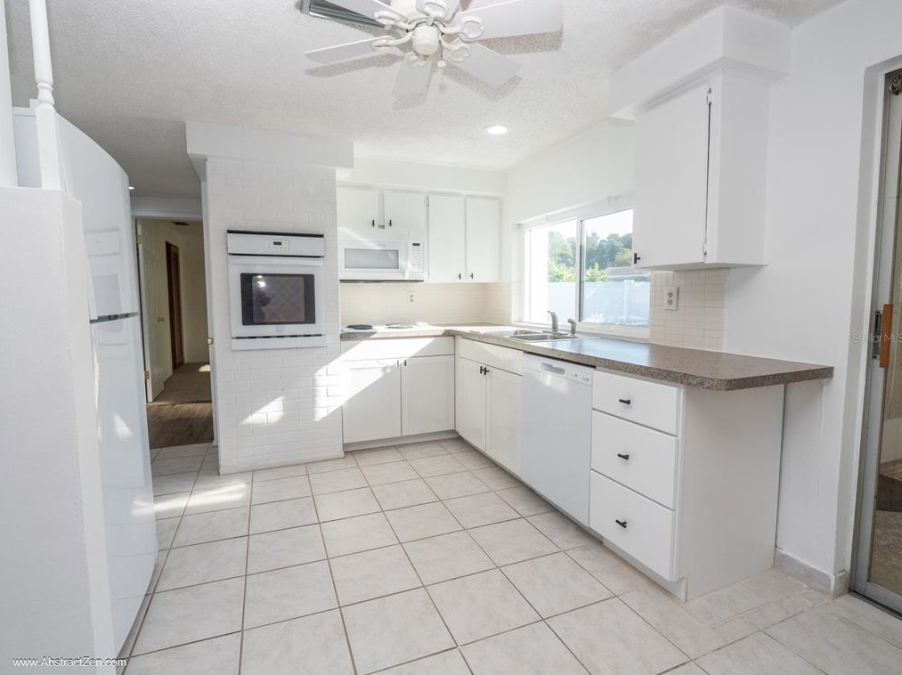 3314 Maitland Dr, Tarpon Springs, FL 34691
