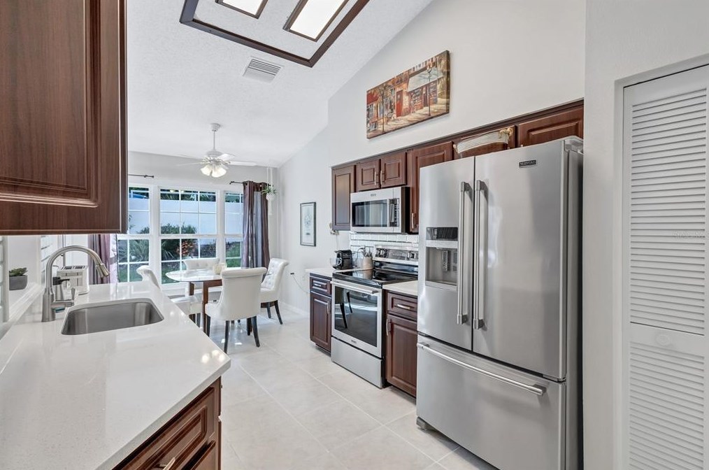 1704 Highland Club Ct, Palm Harbor, FL 34684