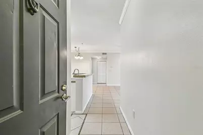 5608 Pinnacle Heights Circle #305, Tampa, FL 33624 - Photo 10