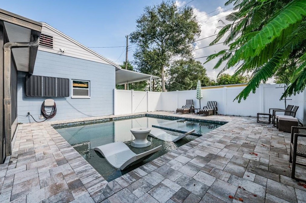 3100 34 Ave, Saint Petersburg FL  33713-1523 exterior