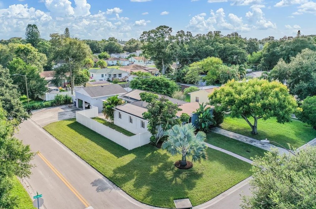 3100 34 Ave, Saint Petersburg FL  33713-1523 exterior