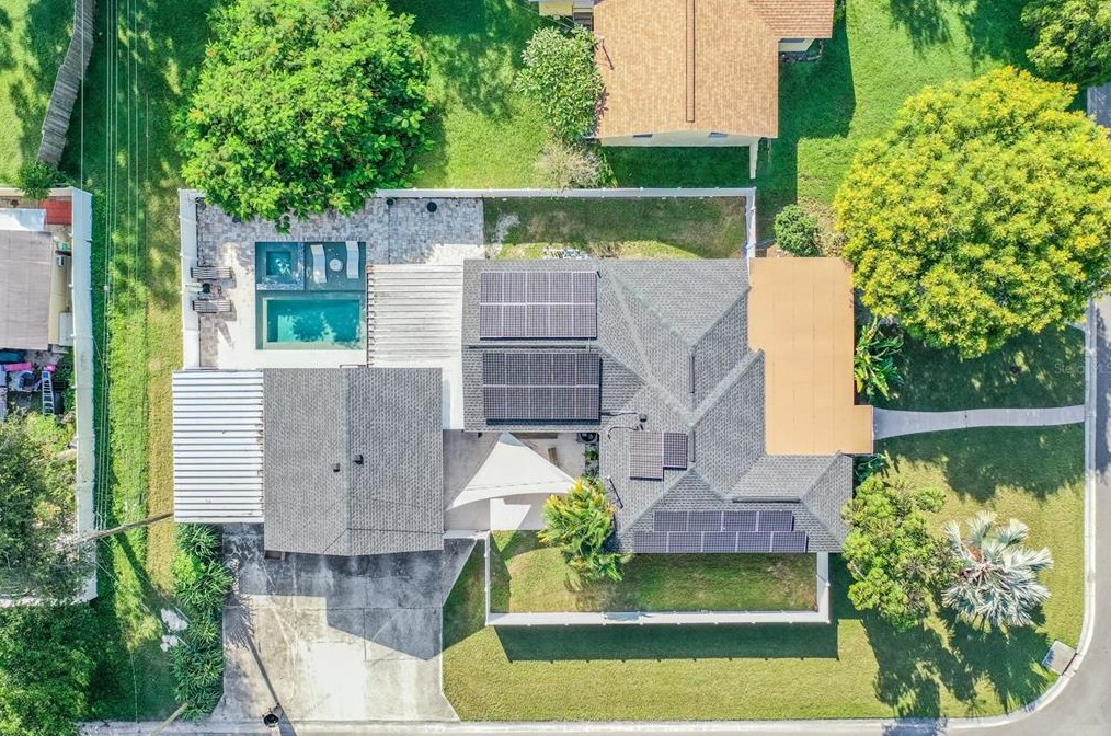 3100 34 Ave, Saint Petersburg FL  33713-1523 exterior