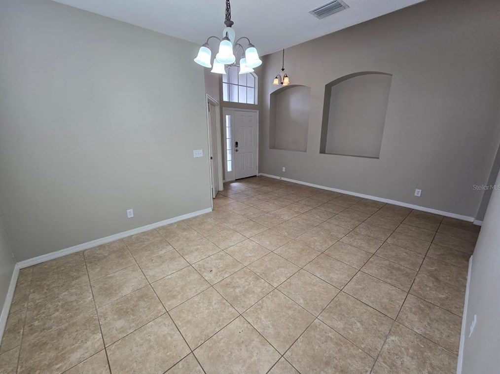 5101 Clover Mist Dr, Ruskin, FL 33572