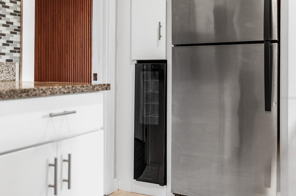 202 Fremont Ave, Tampa FL 33606-1652 exterior