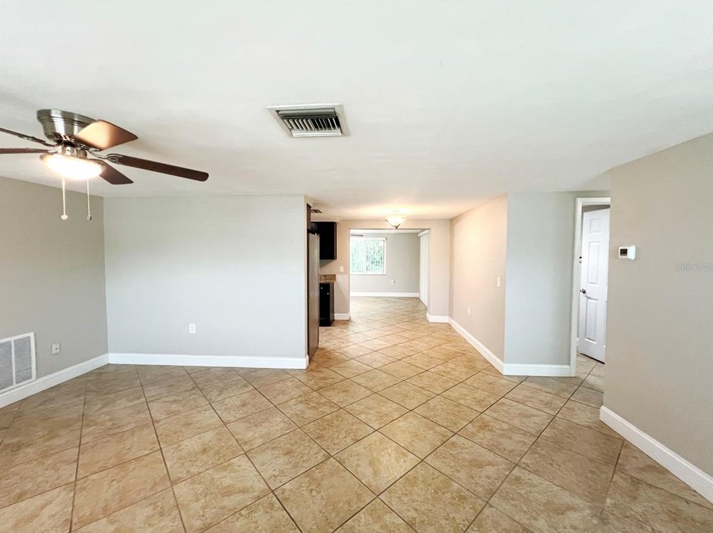 5331 Skyland Dr, Tarpon Springs, FL 34690