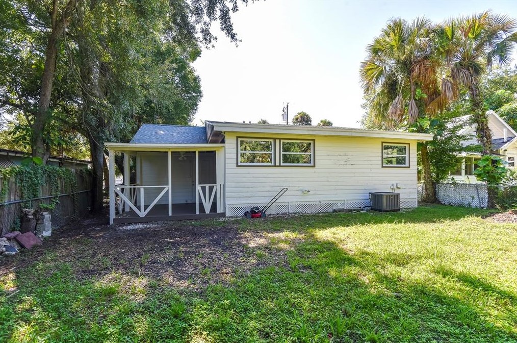 138 Kingston Ave, Daytona Beach FL 32114-2175 exterior