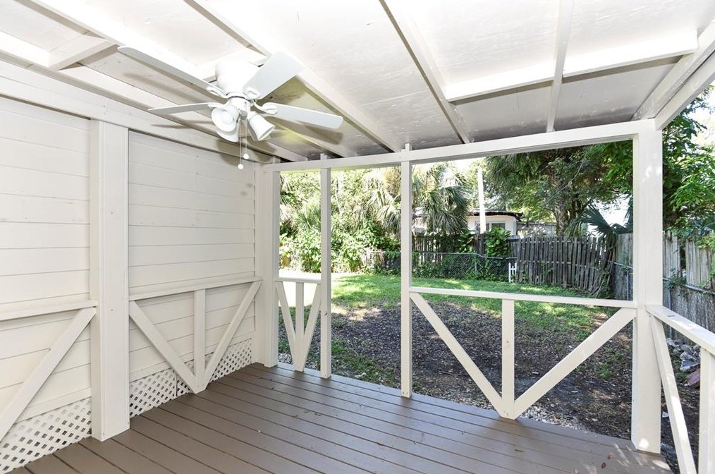 138 Kingston Ave, Daytona Beach FL 32114-2175 exterior