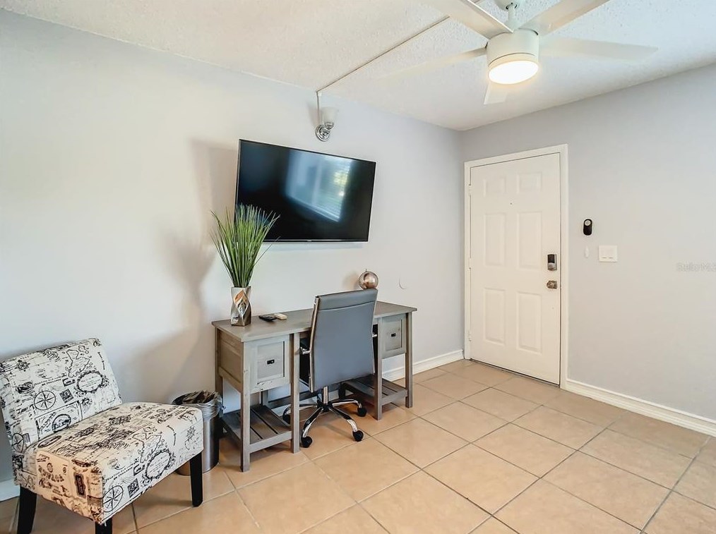 4145 Dolphin Dr #4145, Tampa, FL 33617