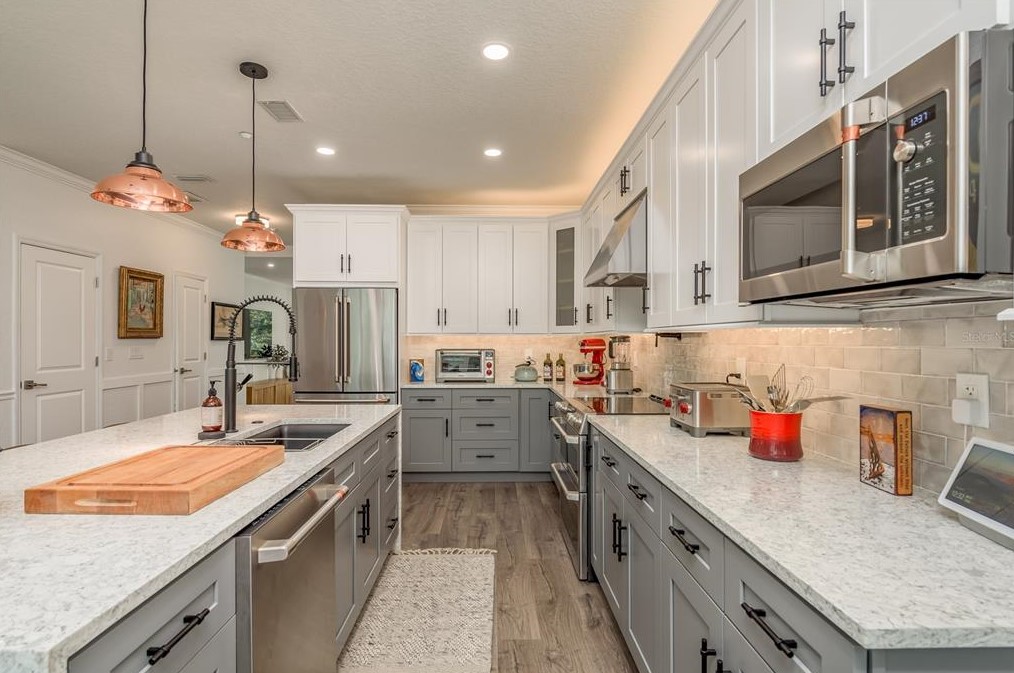 1345 Curlew Rd, Dunedin FL 34698-1924 exterior