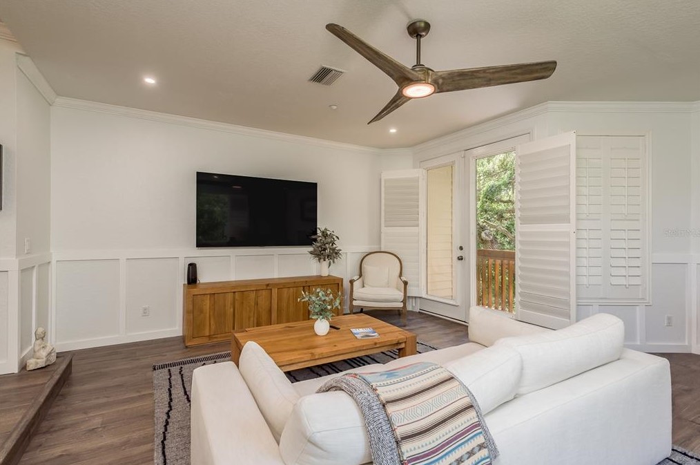 1345 Curlew Rd, Dunedin FL 34698-1924 exterior