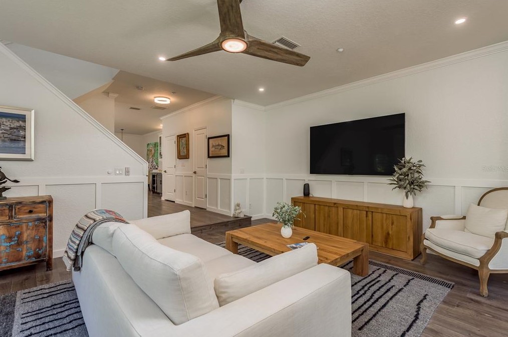 1345 Curlew Rd, Dunedin FL 34698-1924 exterior