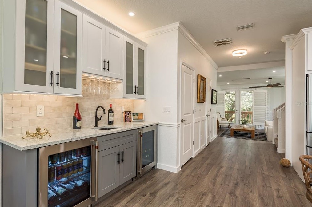 1345 Curlew Rd, Dunedin FL 34698-1924 exterior