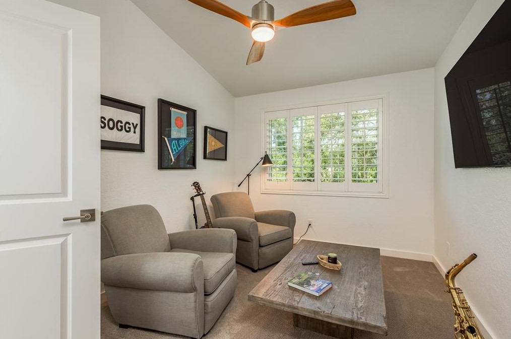 1345 Curlew Rd, Dunedin FL 34698-1924 exterior