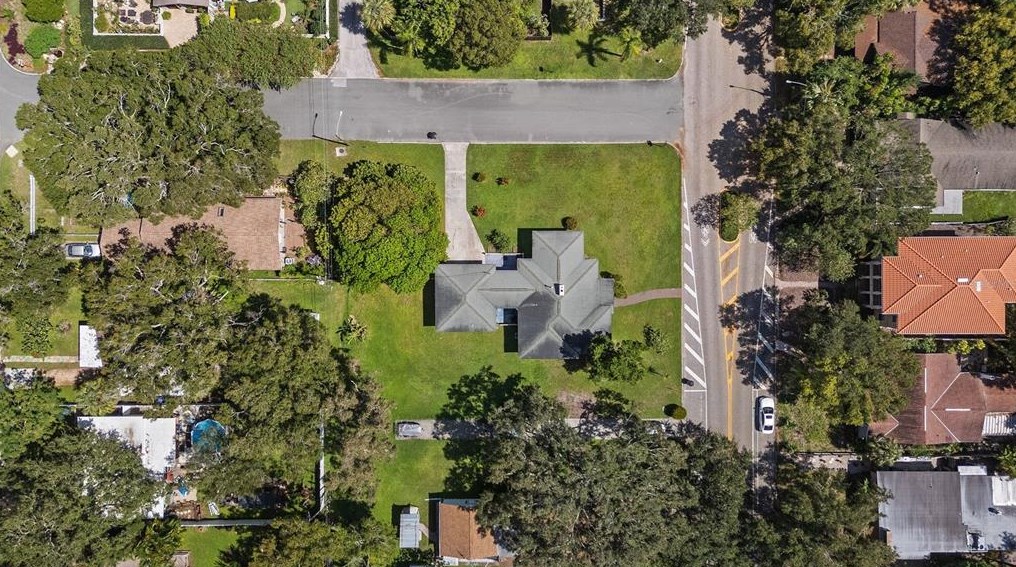 201 30th Ave, Saint Petersburg, FL 33704-2946