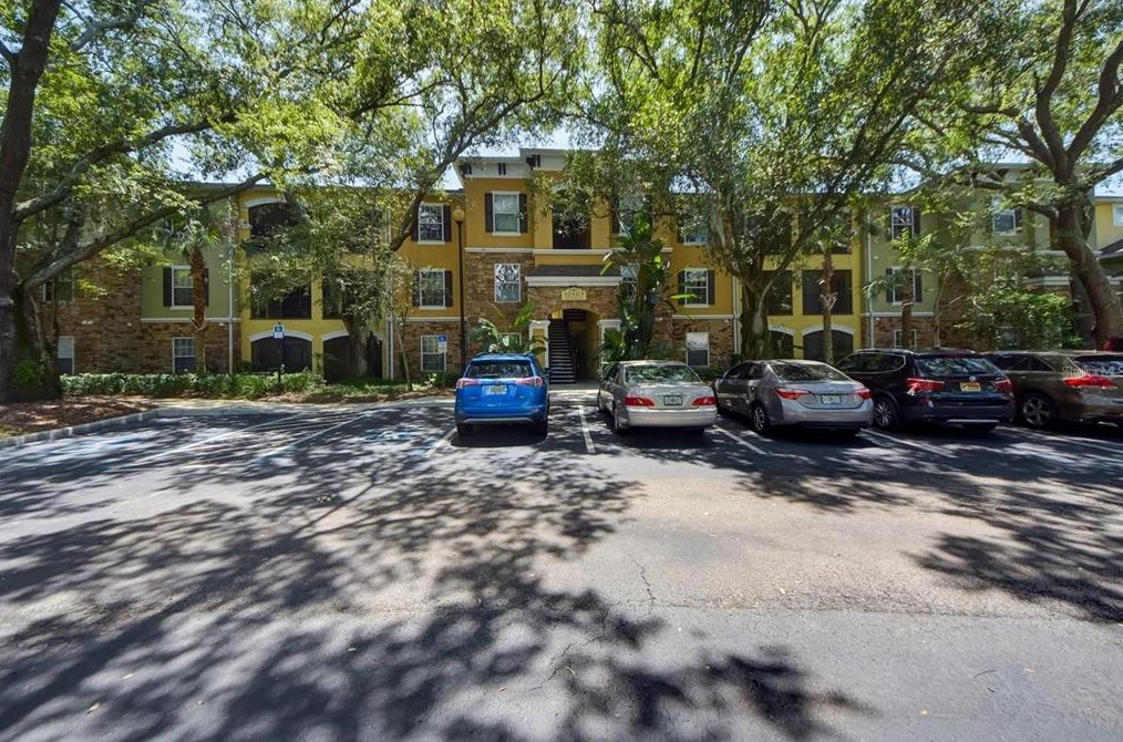 10103 Courtney Palms Blvd #303, Tampa, FL 33619