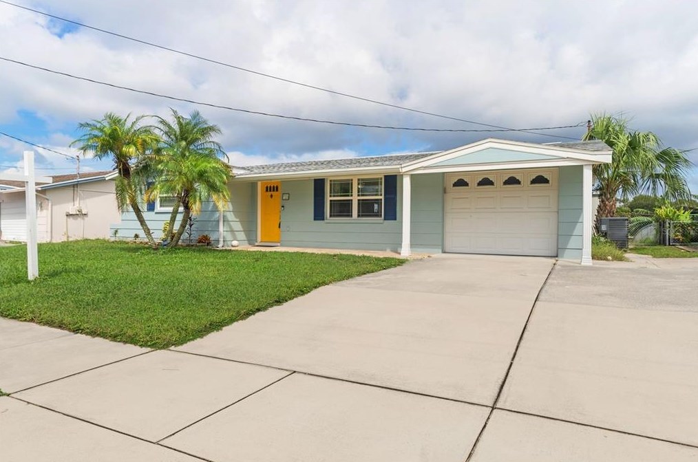 5309 Riddle Rd, Tarpon Springs, FL 34690
