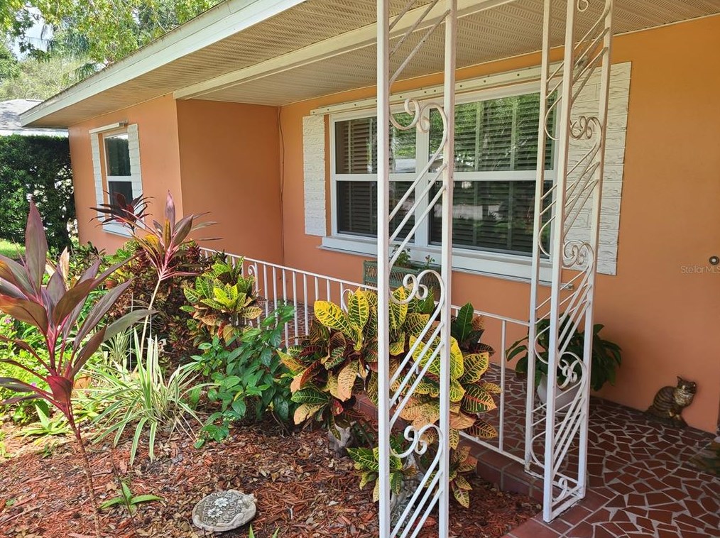689 Vine Ave, Dunedin, FL 34698