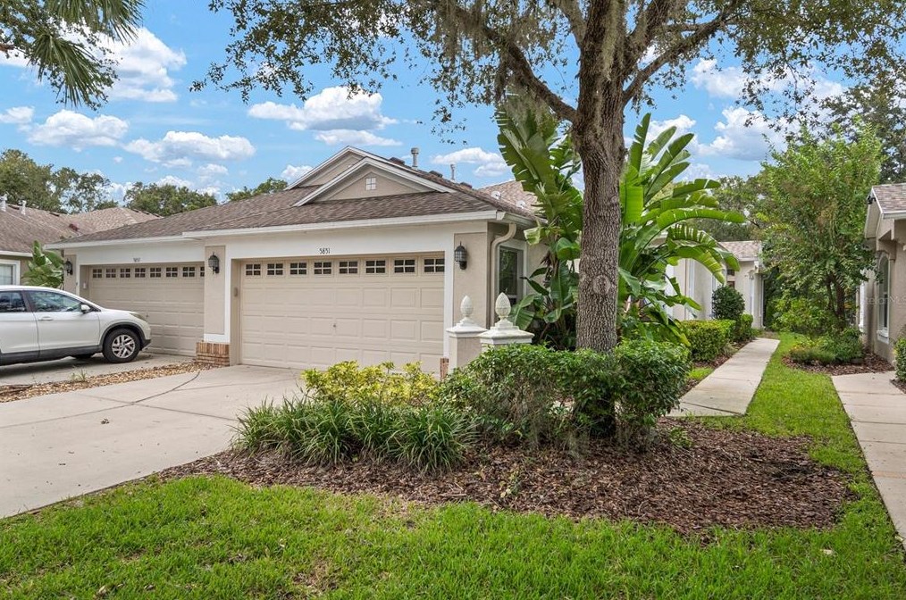 5851 Phoebenest Dr, Lithia, FL 33547