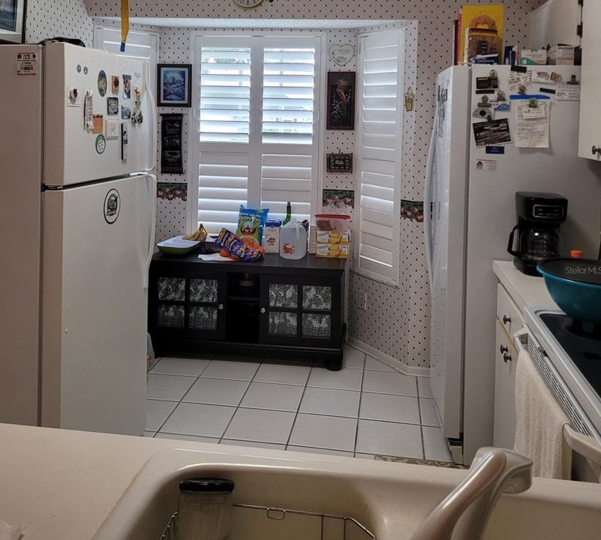 2351 Bentley Dr, Palm Harbor, FL 34684