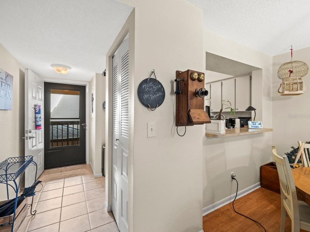 3399 Mermoor Dr #207, Palm Harbor, FL 34685