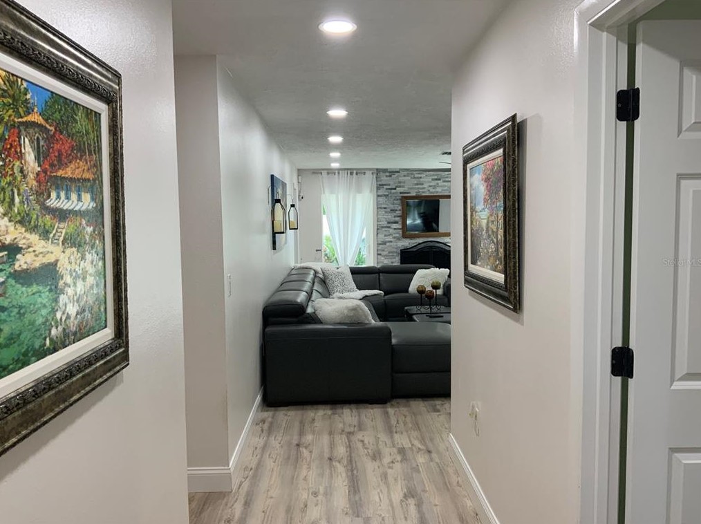 7254 55th Ave, Saint Petersburg, FL 33709-1348