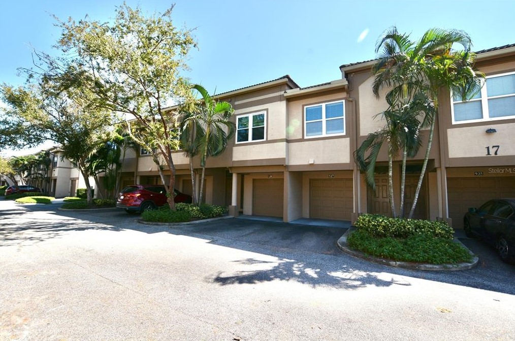 937 Normandy Trace Rd, Tampa, FL 33602