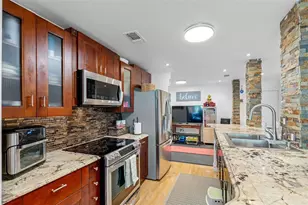 18593 Bridle Club Dr, Tampa, FL 33647 - Photo 8