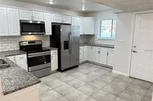 6332 Newtown Cir, Tampa, FL 33615 - Photo 2