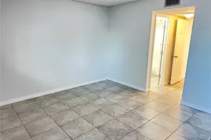 6332 Newtown Cir, Tampa, FL 33615 - Photo 6