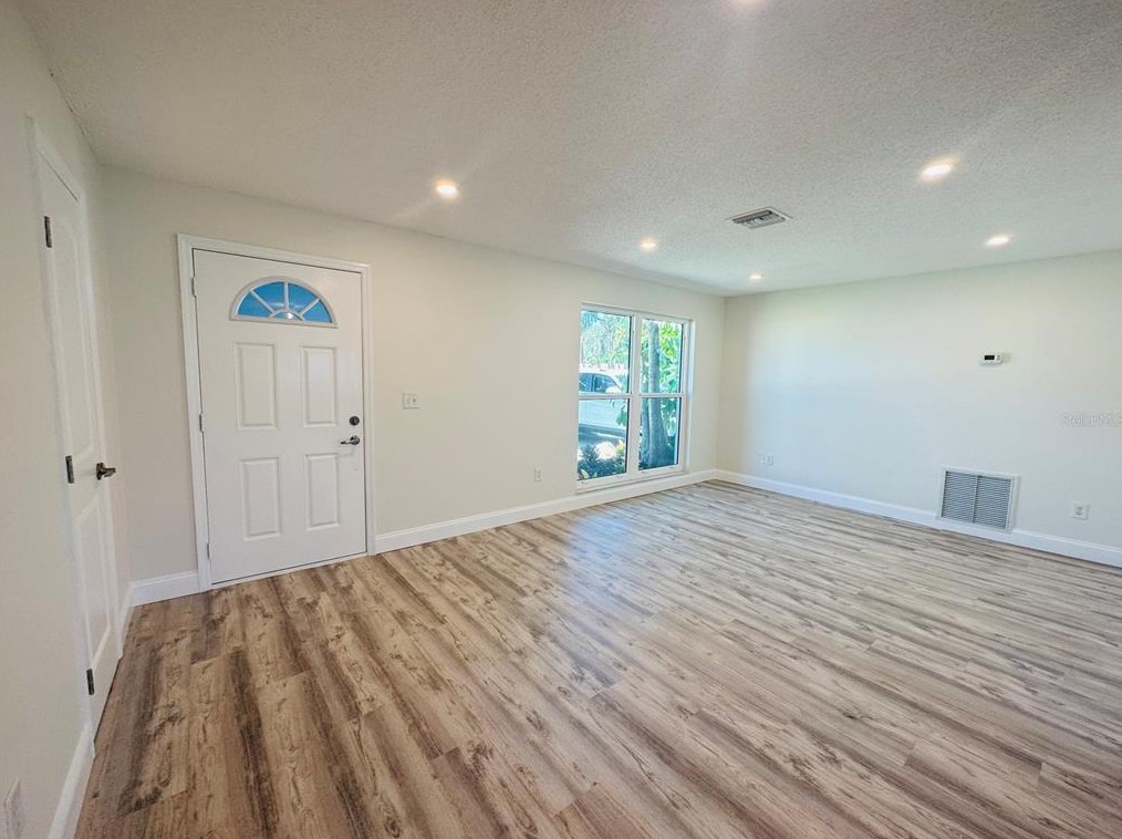 11974 Mandarin Ct, Largo, FL 33772