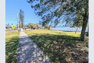3990 54th Avenue N, Saint Petersburg, FL 33714 - Photo 4